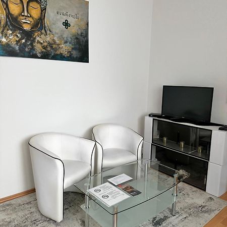 Cozy Apartment Near Hockey & Football Arena Pozsony Kültér fotó