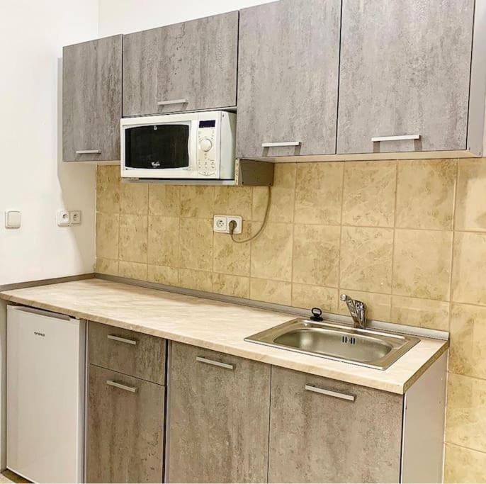 Cozy Apartment Near Hockey & Football Arena Pozsony Kültér fotó